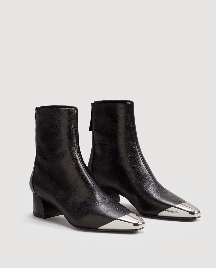 Metallic pointed toe leatherboots